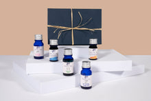 Load image into Gallery viewer, Discovery Set - 5 blended oils including award winning Face Oils
